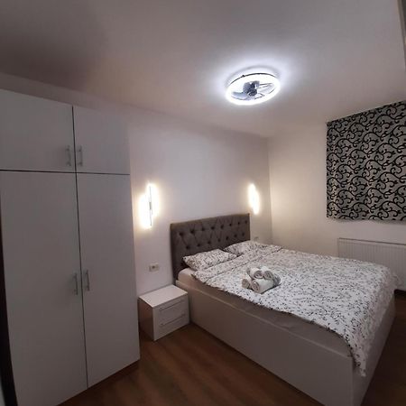 Ferienwohnung Golden Stars Arad Exterior foto